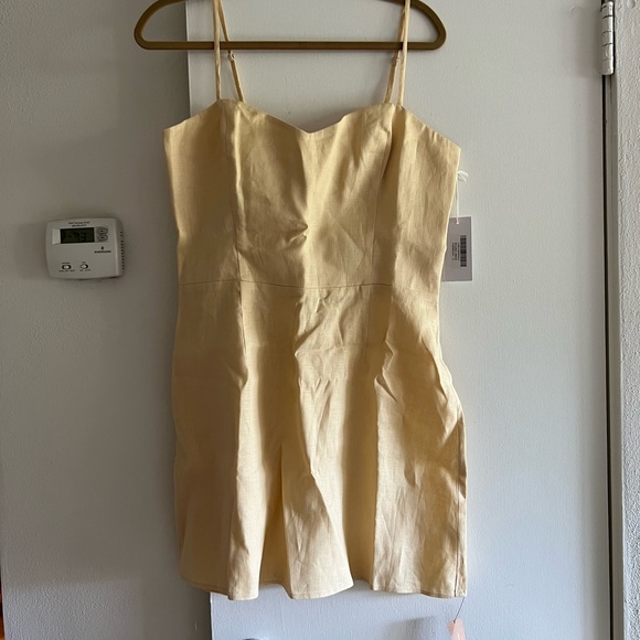 Reformation Yellow Roarke Mini Linen Sweetheart Sleeveless Parmesan color - Picture 7 of 12